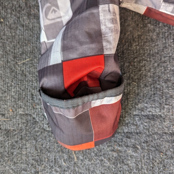 Quicksilver - Picture 3 of 4